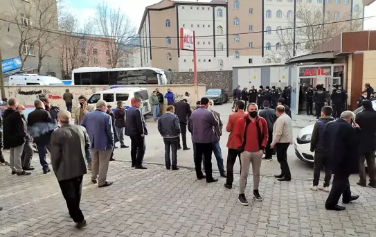 Muş'ta arazi kavgası: 9 yaralı