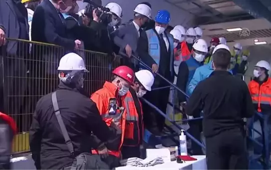 Ulaştırma ve Altyapı Bakanı Karaismailoğlu, Sabiha Gökçen Metrosu İlk Ray Kaynağı Töreni'ne katıldı