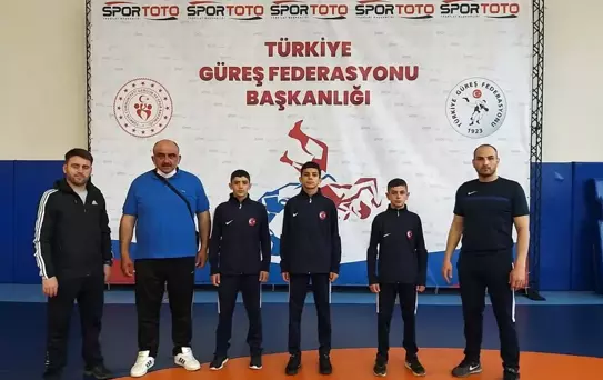 Düzceli 3 sporcu güreş milli takımına seçildi