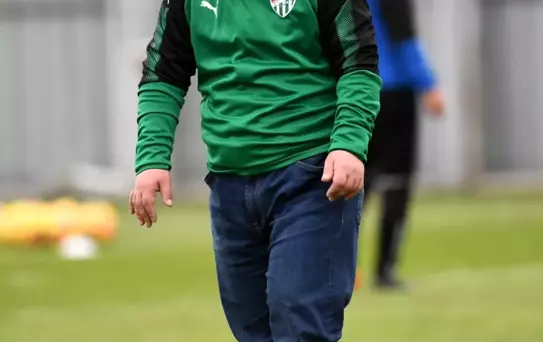 Bursaspor, Covid-19 testi pozitif çıkan Turan Dursun için geçmiş olsun mesajı yayımladı