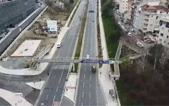 Şişli'de hastane yakınındaki yaya üst geçidinde motosiklet korkusu (Havadan fotoğraflarla)