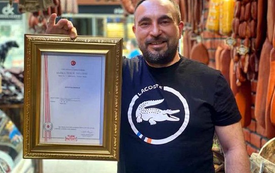 Pastırmacı Tolga, 'Siz isteyin biz gönderelim' cümlesinin patentini aldı