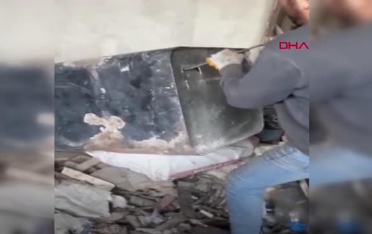 BARTIN BOŞ MAZOT TANKINDA MAHSUR KALAN KEDİYİ KURTARDI