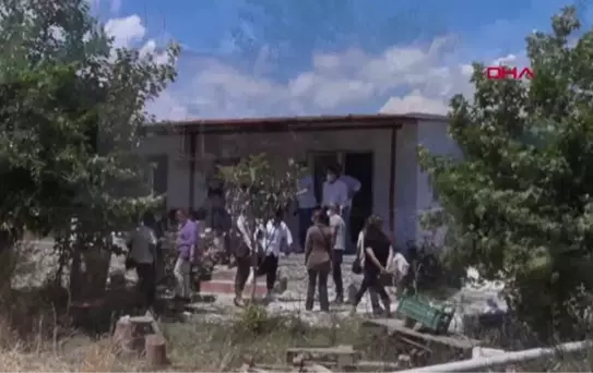 MUĞLA MARMARİS'TE EVİ YANAN AİLELEYE AK PARTİLİLER'DEN YARDIM ELİ