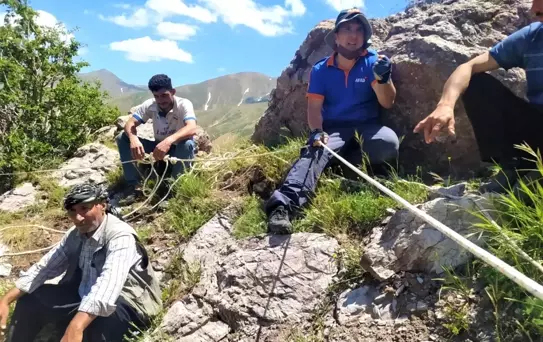 Dağda mahsur kalan çobana AFAD ekipleri yetişti