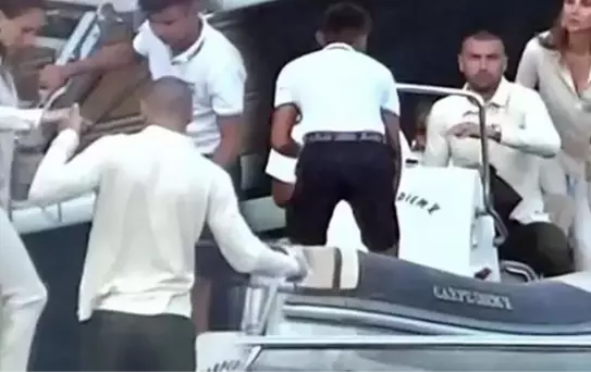 Burak Yılmaz, EURO 2020 sonrası moral tatiline çıktı