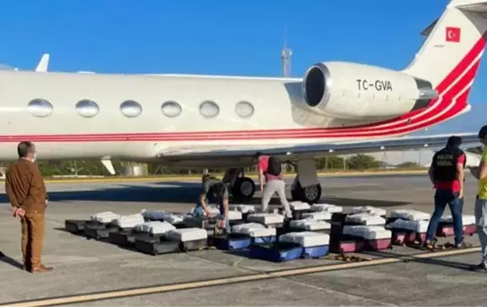 Brezilya polisi Türk uçağında yüzlerce kilo uyuşturucu ele geçirdi! Pilotlar ve hostes gözaltında