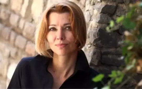 Ünlü yazar Elif Şafak biseksüel olduğunu açıkladı