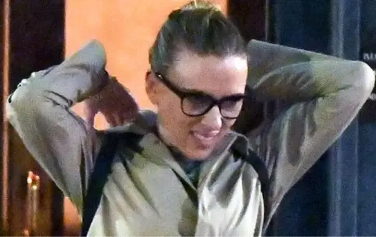 Colin Jost ile evli olan Scarlett Johansson ikinci bebeğini dünyaya getirdi