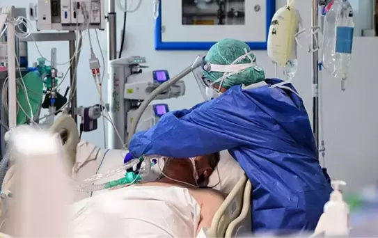 Kadın bizzat istedi! Korona hastası kocasına atlarda kullanılan ilacı verecekler