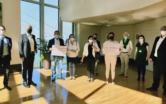 Almanya'nın en kalabalık eyaletinde Türklerin çifte vatandaşlık hakkı için verilen yasa teklifi reddedildi