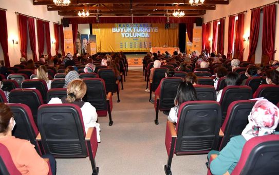 Kars'ta AK kadınlar buluşması