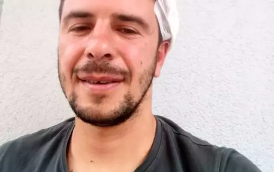 Antrenörlerin futbol sohbetinde levyeli kavga çıktı: 2 yaralı