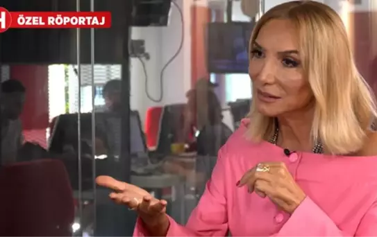 Yasemin Bozkurt, yıllar sonra itiraf etti: Elimde Hülya Avşar'a ait seneler öncesinden mektup var
