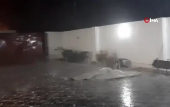 Libya'da ceviz büyüklüğünde dolu yağdı