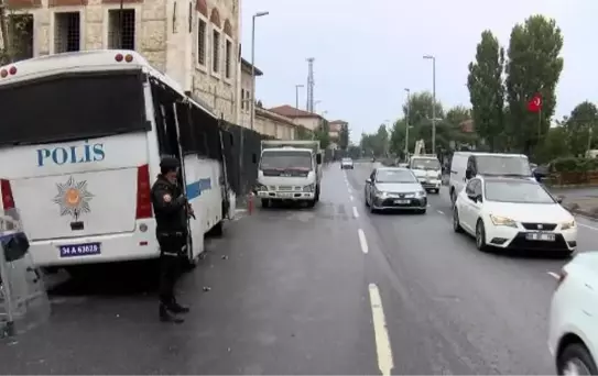 RAMİ KURU GIDA HALİ'NDE YIKIM DEVAM EDİYOR