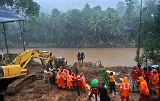 Hindistan'da sel felaketi: 5'i çocuk en az 26 kişi hayatını kaybetti