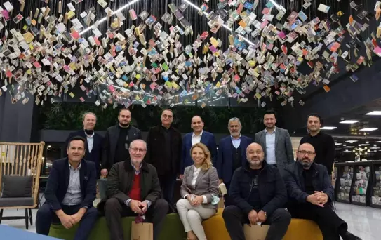 Turkuvaz Medya'dan Avrupa'nın en büyük kitabevine ziyaret