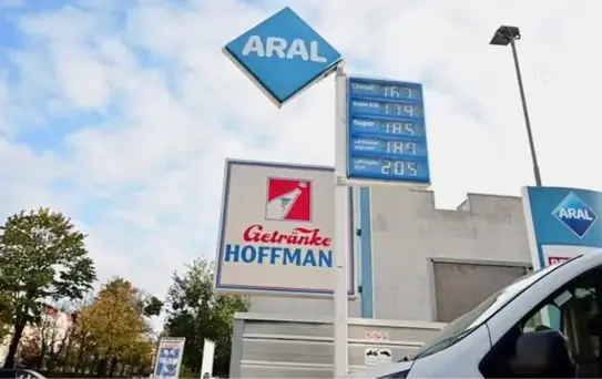 Almanya'da akaryakıt fiyatlarının pahalılığı Alman sürücüleri komşu ülkelere yönlendiriyor