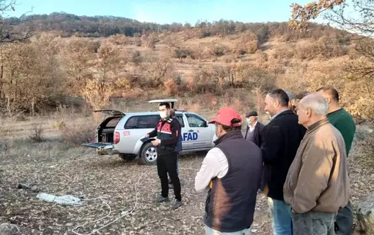 Define bulmak isterken eştikleri kuyuda mahsur kaldı