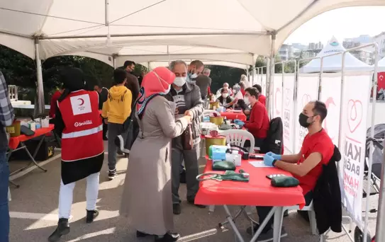 Kendileri küçük kalpleri büyük öğrenciler Türkiye'ye 'can' oldu