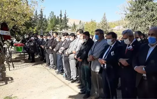 Aşı karşıtı İYİ Partili İlçe Başkanı Hayri Yılmaz koronavirüs sebebiyle yaşamını yitirdi