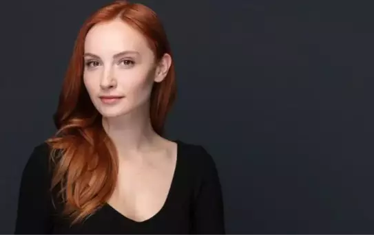 Yargı dizisinin Neva'sı sahnede büyüledi