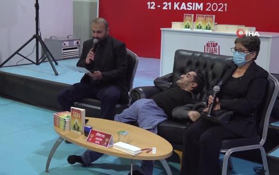 Tuzla'da engelsiz yazar Ersin Ata okurları ile buluştu