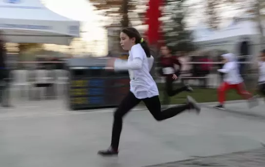 Modern pentatlonda 'Laser Run Şehir Turu Yarışı' Gençlik Parkı'nda yapıldı