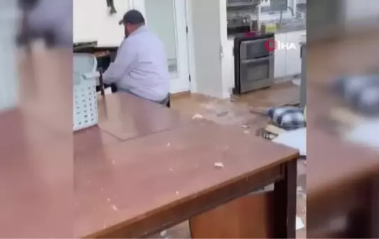 Hortumda yıkılan evinde piyano çaldı