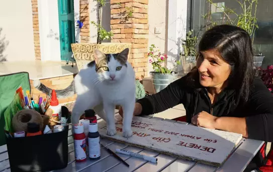 Doğasever avukat yerleştiği mahallenin 'gönüllü çöpçüsü' oldu