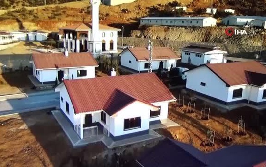 Deprem konutlarında vatandaşların yüzü gülüyor