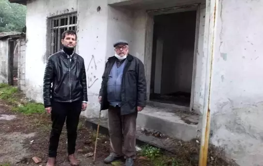 Burhaniye'de kullanılmayan cami lojmanı tinercilerin mekânı oldu