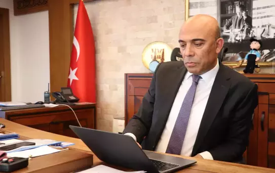 İzmir Emniyet Müdürü Şahne, AA'nın 'Yılın Fotoğrafları' oylamasına katıldı