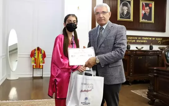 Başkan Güder, başarılı sporcuları ağırladı
