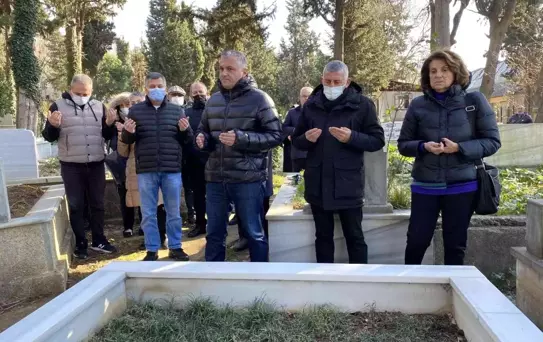 Mehmet Ali Birand vefatının 9. yılında mezarı başında anıldı