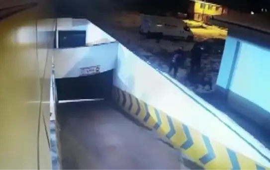 Son dakika gündem: ÜMRANİYE'DE SOKAK ORTASINDA SİLAHLI KAVGA