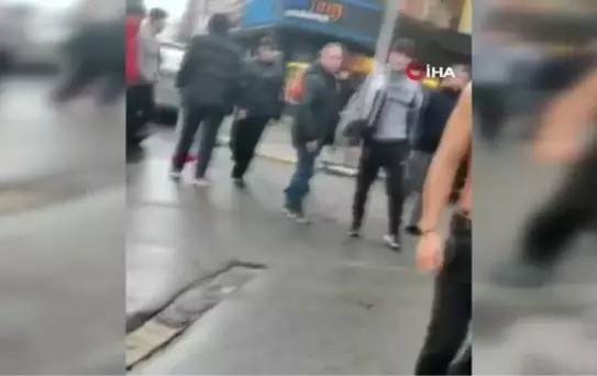 Tuzla'da kavga ayırmak isteyen ağabeyi ile kardeşi bıçakladılar