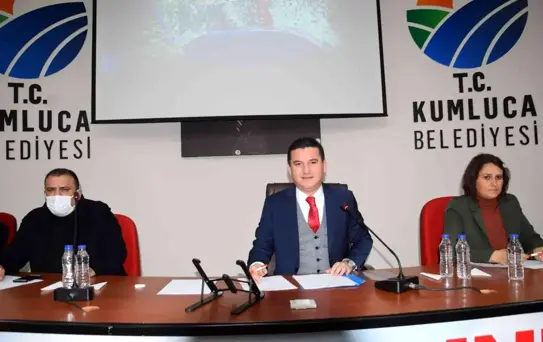 Kumluca Belediyesi Meclis Toplantısı'nda MHP'liler meclisi terk etti