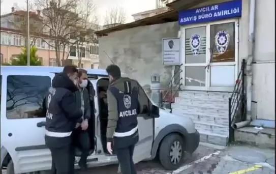 AVCILAR'DA SOKAK ORTASINDA ZORLA ARACA BİNDİRDİĞİ KADINI DÖVDÜ Ek bilgilye