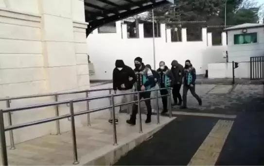 Maltepe'de drift yaparak trafikte tehlike saçan sürücülere 27 bin 963 TL ceza