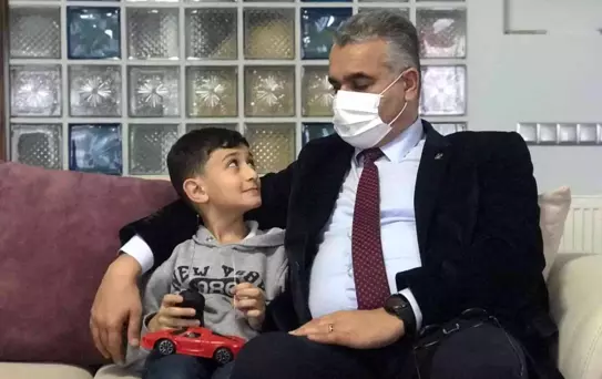 Ahlatcı'dan kanseri yenen Emir'e ziyaret