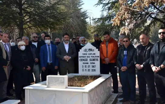 'Toros Kaplanı' lakaplı Cengiz Elbeye, mezarı başında anıldı