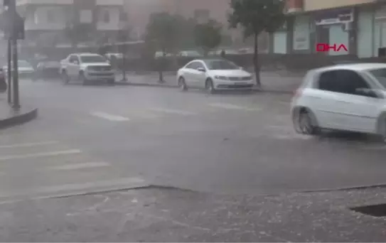 ANAMUR'DA YAĞIŞ VE DOLU HAYATI OLUMSUZ ETKİLEDİ
