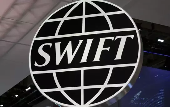 Ukrayna krizi: Rusya'nın dışlanması çağrıları yapılan SWIFT ödeme sistemi nedir?