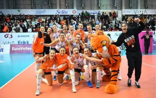 Eczacıbaşı Dynavit, CEV Kupası'nda finalde