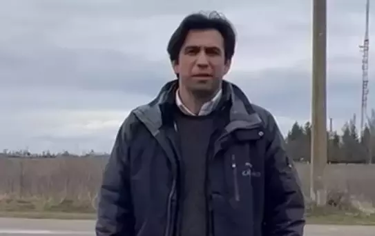 Son dakika haber | Çalışanlarını tahliye etti, kendisi savaşın ortasında kaldı