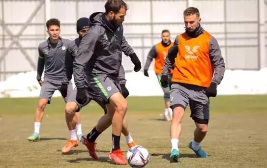 Konyaspor, Fenerbahçe maçı hazırlıklarına başladı
