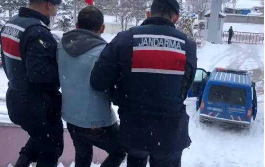 JASAT Niğde'de çalınan aracı Aksaray'da buldu