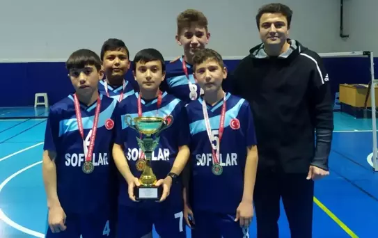 Badmintonda Kütahya'yı Sofular Ortaokulu temsil edecek